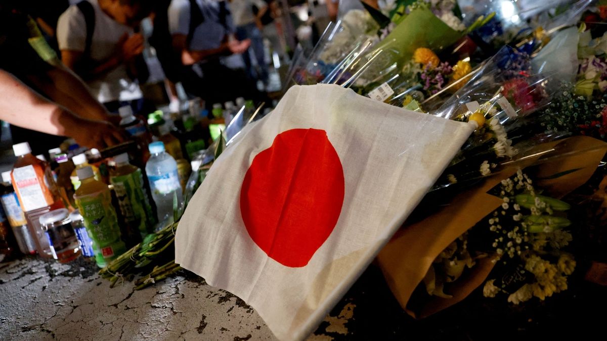 Došlo k bezpečnostnímu selhání, přiznal policejní šéf po atentátu na japonského expremiéra